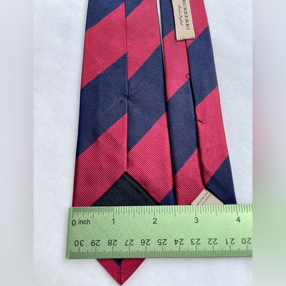 🔥STUNNING🔥🆕💯ICONIC BURBERRY HORSEFERRY NAVY RED CREST SLIM MOTIF TIE🔥 - Picture 11 of 16